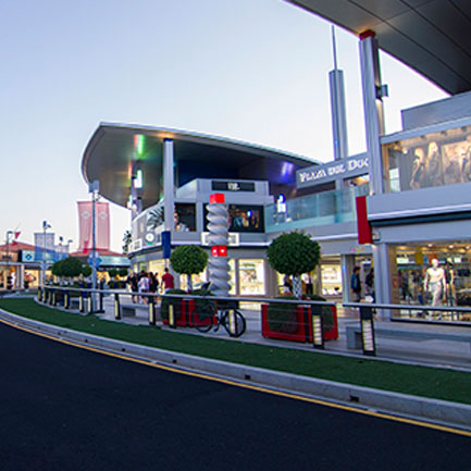 Centro Comercial Plaza Duque